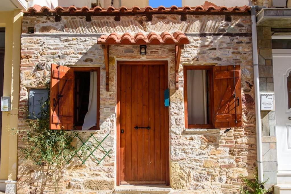 Апартаменты Lavrio Stone House 5 Min From The Centre/Port Экстерьер фото