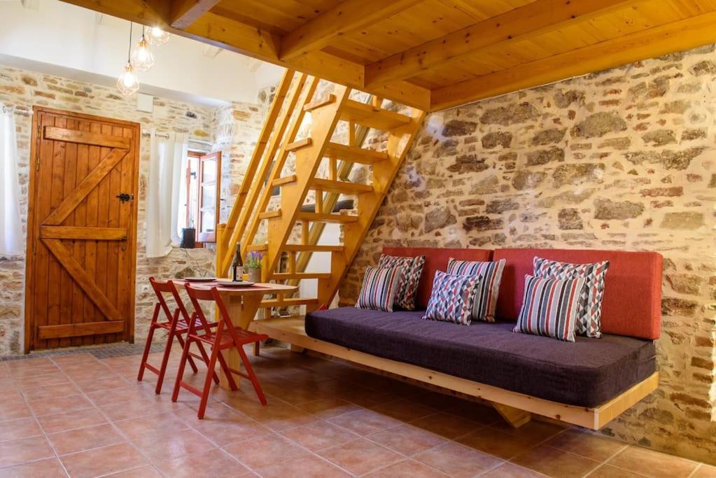 Апартаменты Lavrio Stone House 5 Min From The Centre/Port Экстерьер фото