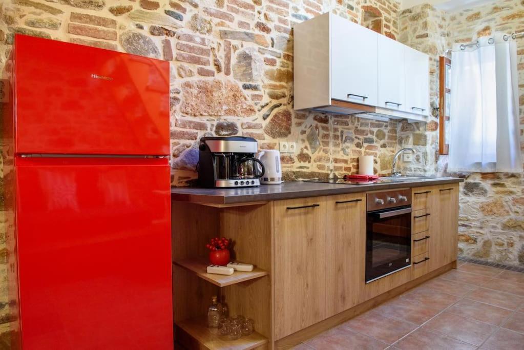 Апартаменты Lavrio Stone House 5 Min From The Centre/Port Экстерьер фото